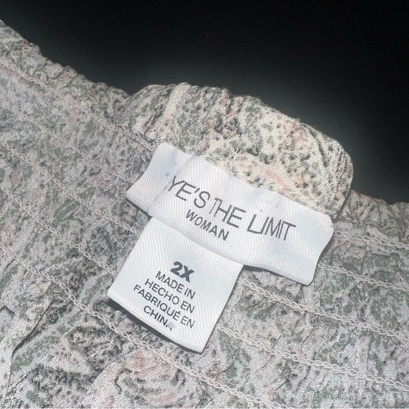 Skye’s the limit paisley strapless off shoulder blouse size 2XL EUC * No Straps* - Picture 4 of 5